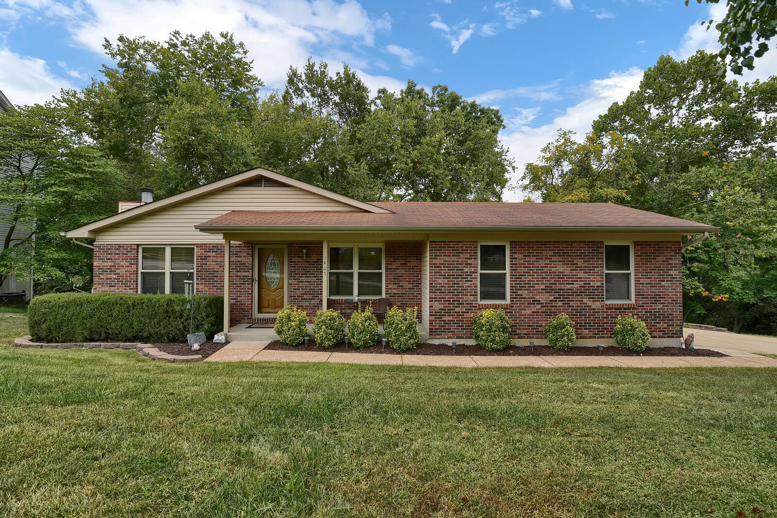 1407 Amanda Dr., Arnold, MO 63010 - $219,900 - SOLD!